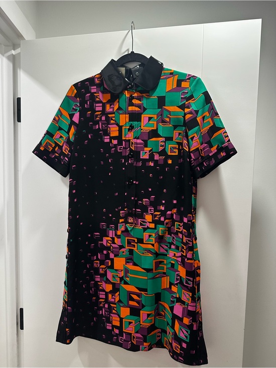 Gucci Dresses & Skirts - Gucci Black Short Sleeve Mini Dress with Green, Orange & Pink Geometric Print